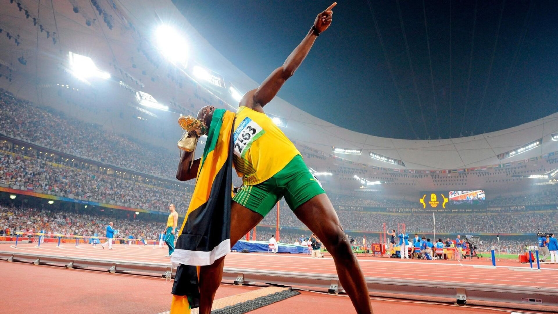 围场新王登基？红牛绝杀迈凯伦，塞恩斯才是埋下的那根最锋利的刺
